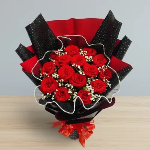 15 Red Roses in Premium Black & Red Wrap