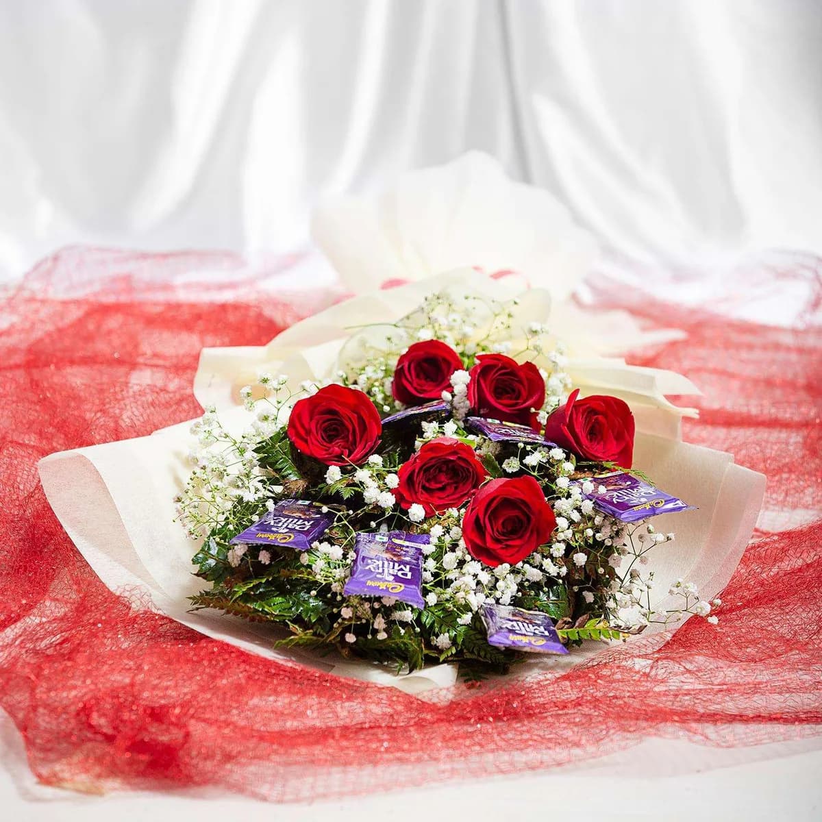 Red Roses & Dairy Milk Chocolate Bouquet – Sweet Romantic Gift Combo