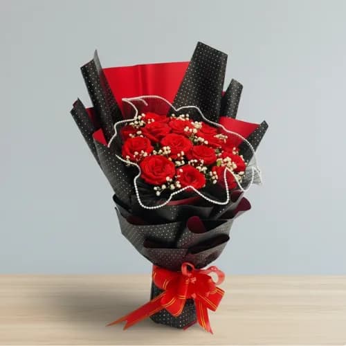 15 Red Roses in Premium Black & Red Wrap