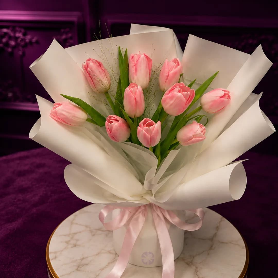 Luxury 10-Stem Light Pink Fresh Tulip Bouquet