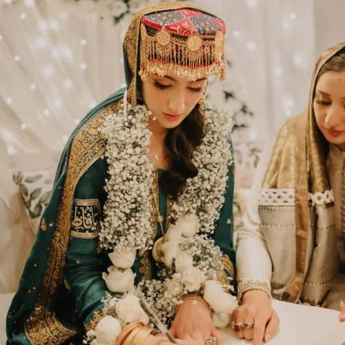 White Wedding Garland with Gypsy Flowers