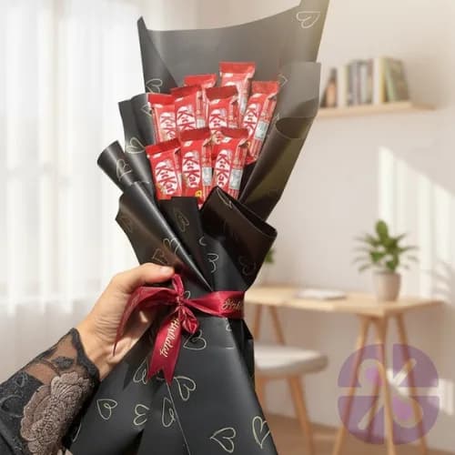 10-Piece KitKat Chocolate Bouquet (Elegant Black)
